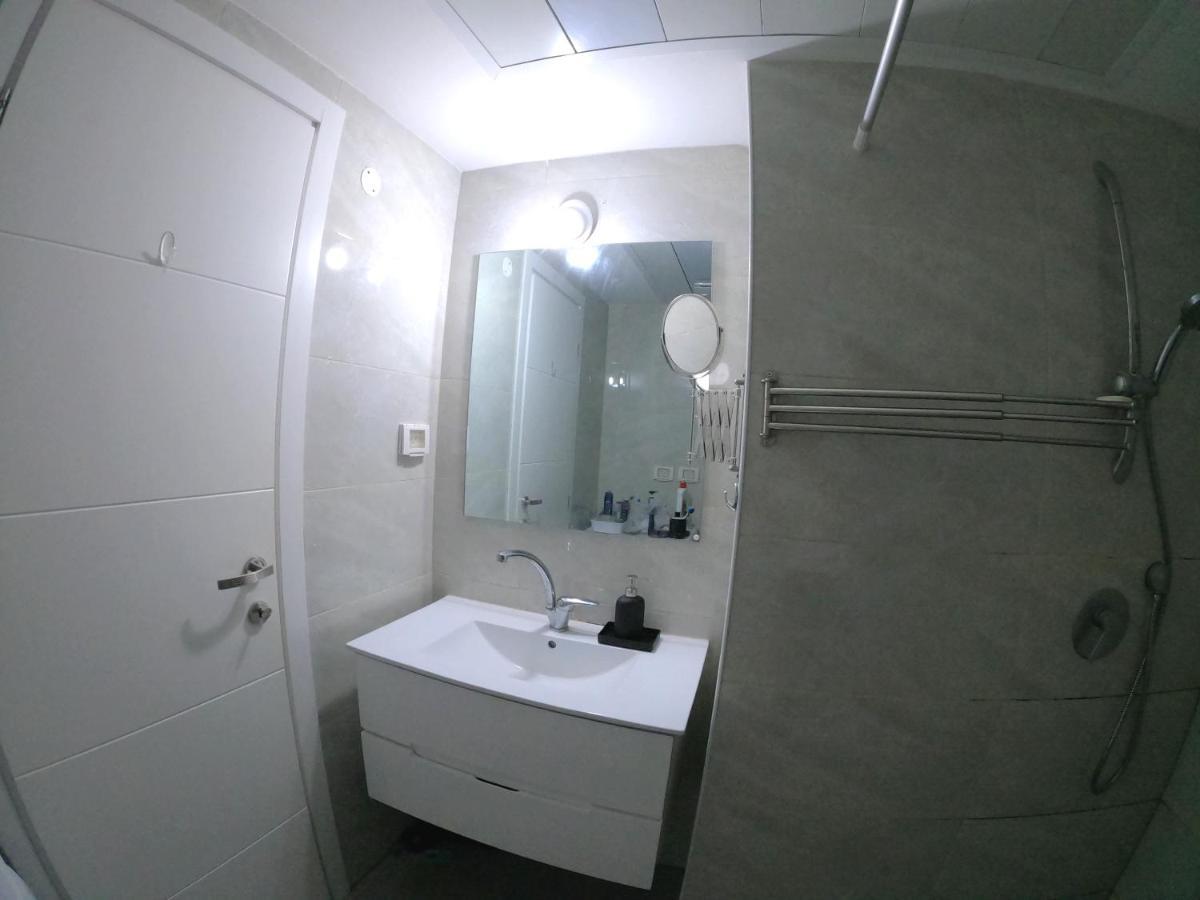 Beach Suite Israel- Best View, Gym, Massage Chair, Low Fee For Off-Site Indoor Pool Spa ביץ סוייט ישראל- נוף ים מאלף, כיסא מסאז, חדר כושר, אפשרות לבריכה מקורה, וספא בתשלום ממש מוזל Ascalón Exterior foto